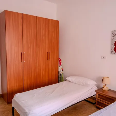Casa - Apri Il Cancello E Sei In Acqua *