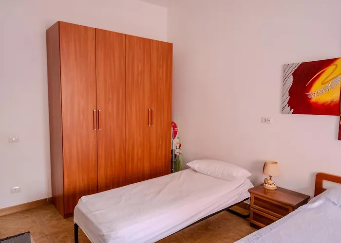 Casa - Apri Il Cancello E Sei In Acqua *